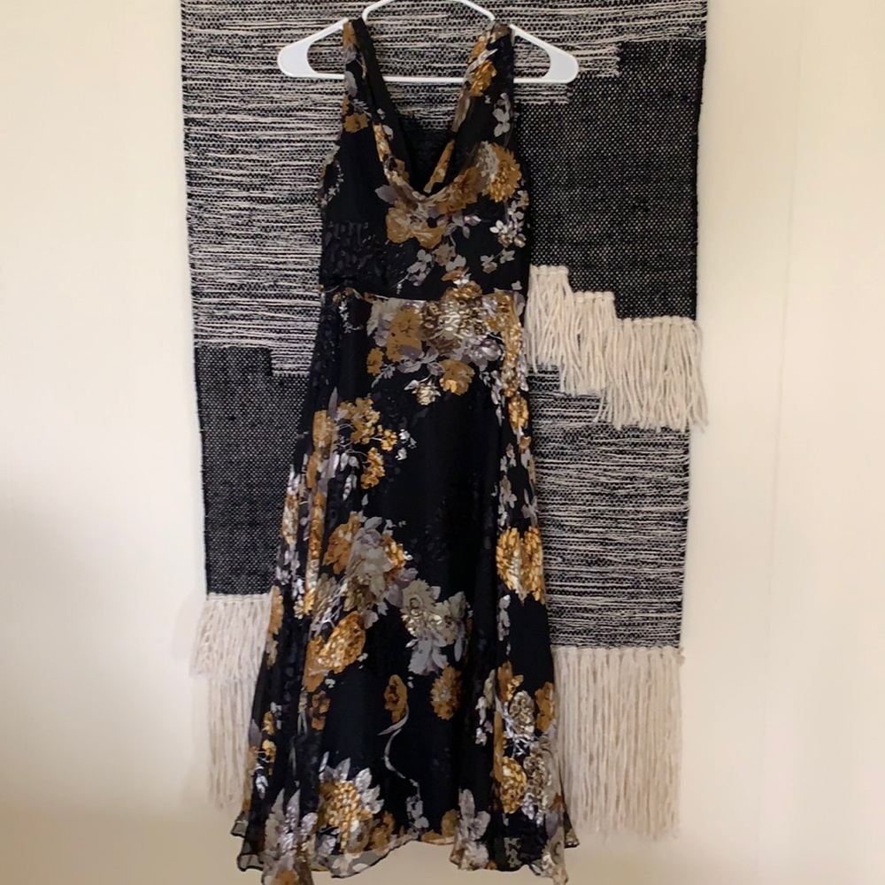 🖤 Host Pick 🖤 Size 4 JS Boutique Black Floral Dress